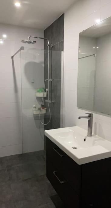 Lovely 1 Private Bedroom With Garden View Rotterdam Dış mekan fotoğraf